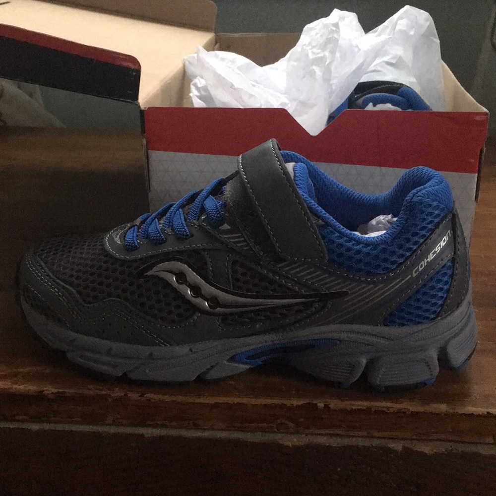 Boys saucony sneakers